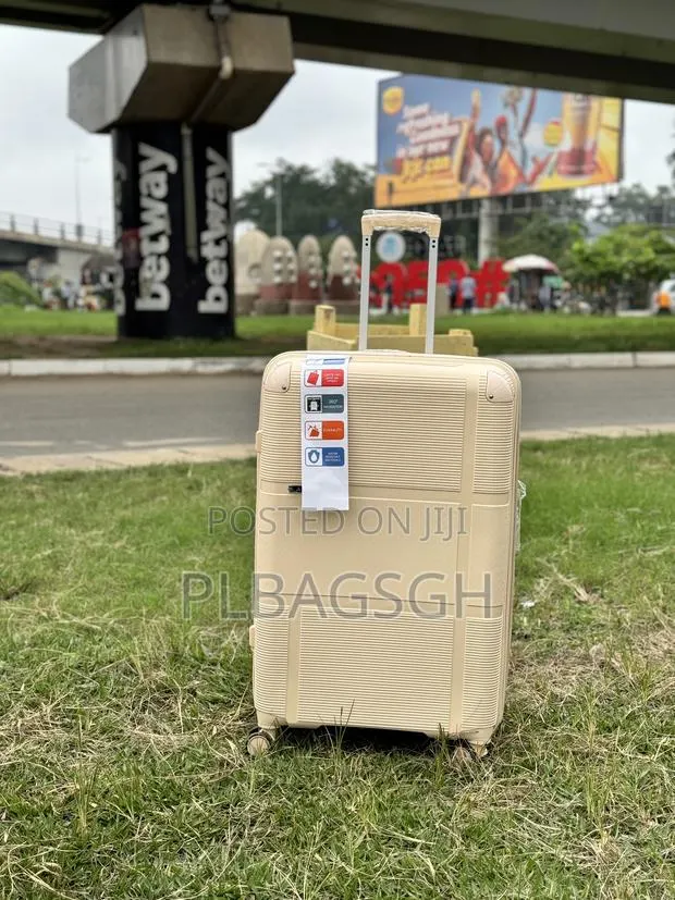 Trolling Traveling Bags Large Size and at Plbagsgh · Photo 1
