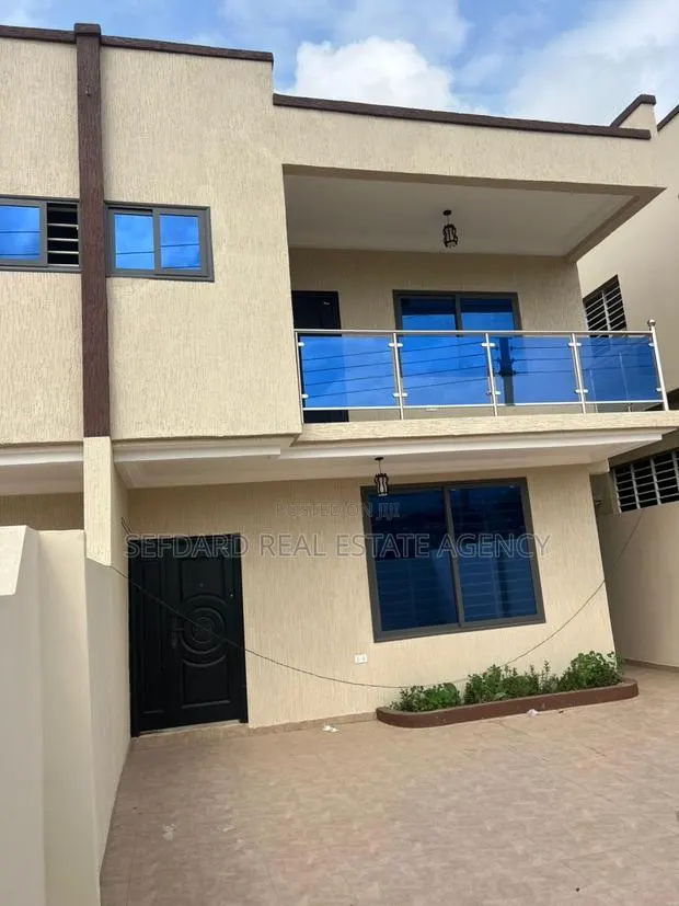 3bdrm House in Ashomang Estate for sale · Photo 1