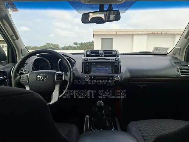 Toyota Land Cruiser Prado 2014 Silver · Photo 1