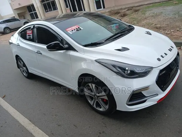 Hyundai Elantra 2013 White · Photo 1