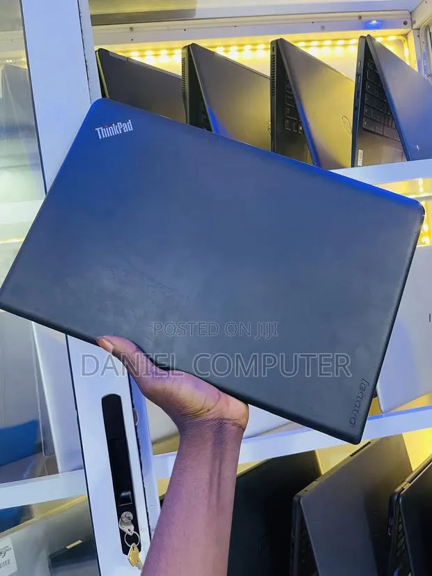 Laptop Lenovo ThinkPad Edge E555 8GB AMD A6 HDD 500GB · Photo 1