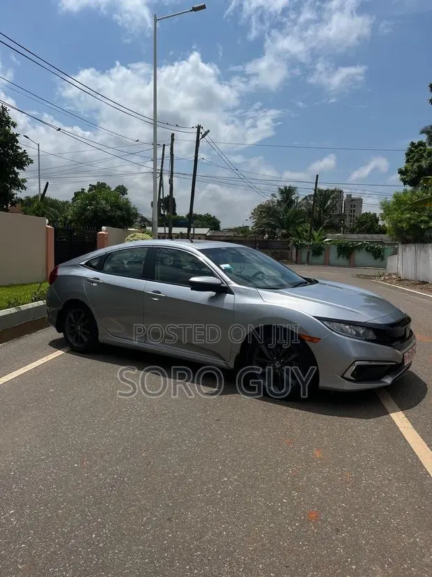 Honda Civic 2020 Silver · Photo 1