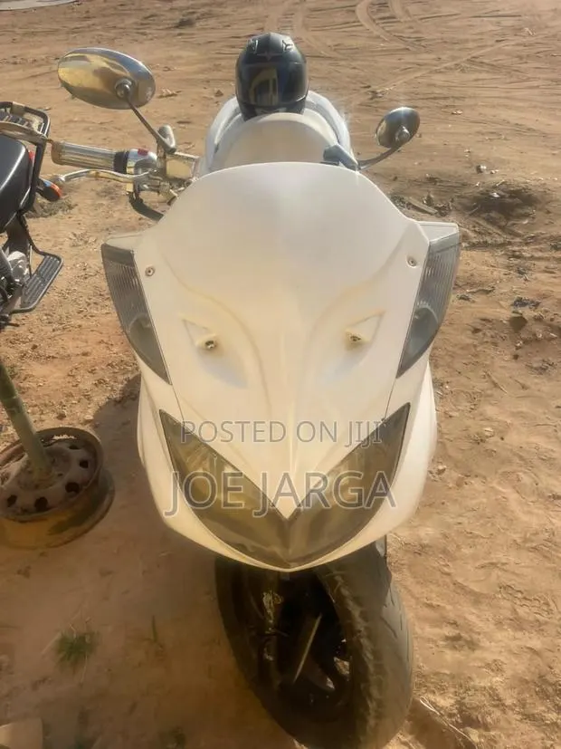 Yamaha Majesty 2015 White