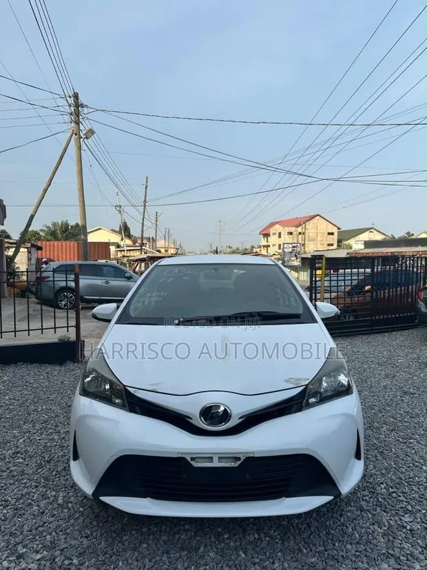 Toyota Vitz 1.3 FWD 5dr 2016 White