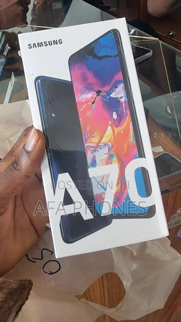 New Samsung Galaxy A70 128 GB Black · Photo 1