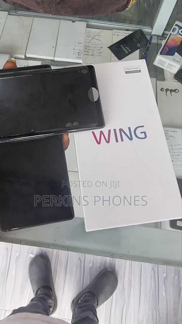 New LG Wing 5G 256 GB Black · Photo 1