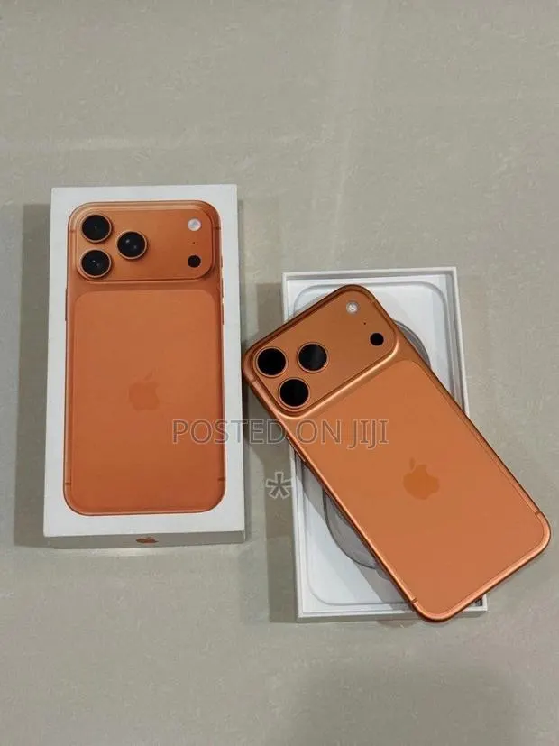 Apple iPhone 17 Pro Max 256 GB Orange · Photo 1