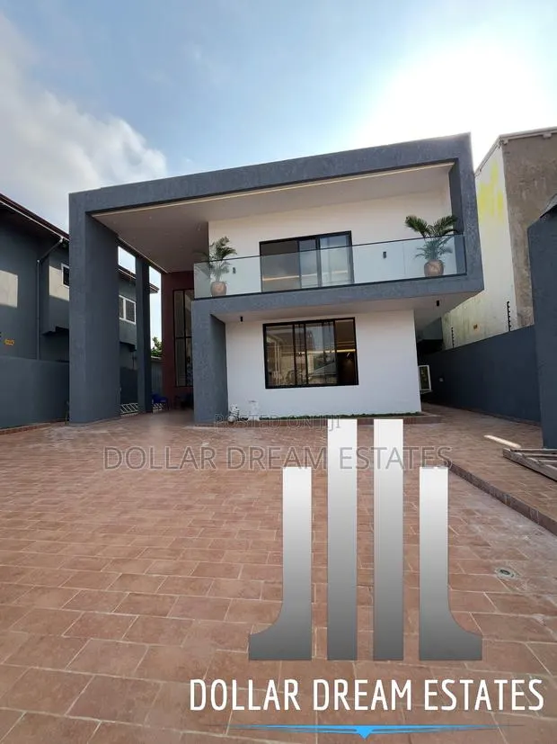 5bdrm House in Adenta for sale · Photo 1