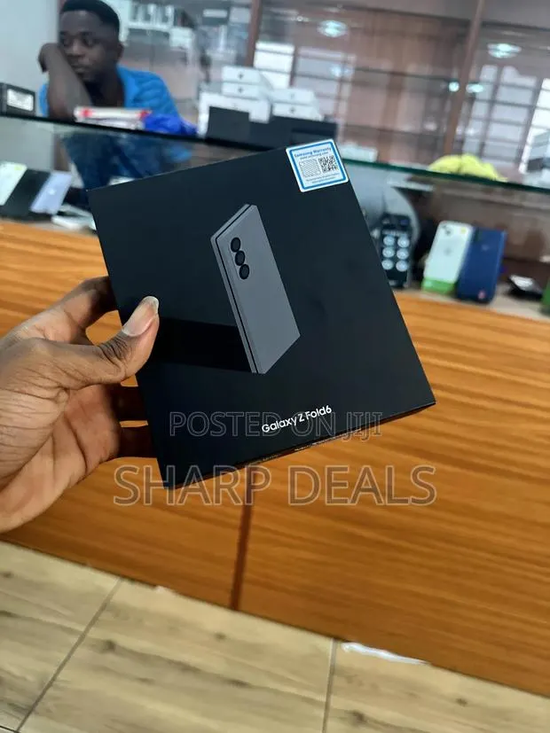 New Samsung Galaxy Z Fold6 256 GB Black · Photo 1