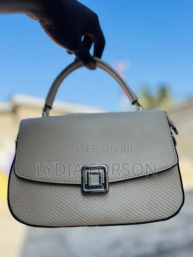 Classy Bags · Photo 1