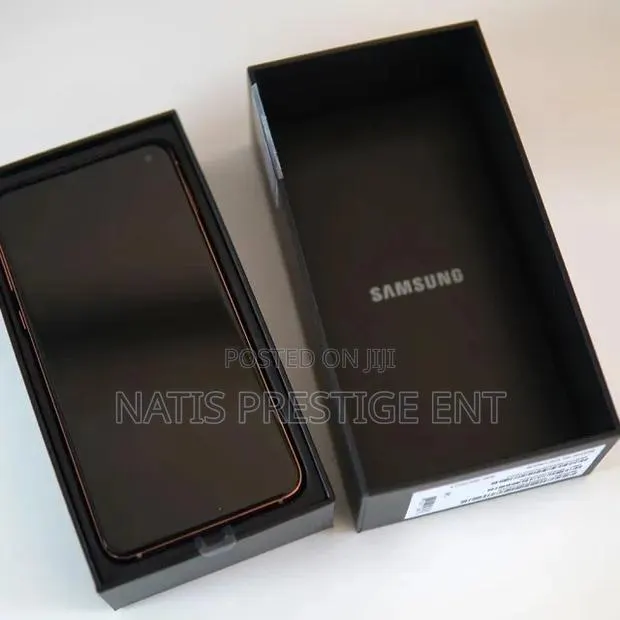 New Samsung Galaxy S10e 128 GB Black · Photo 1