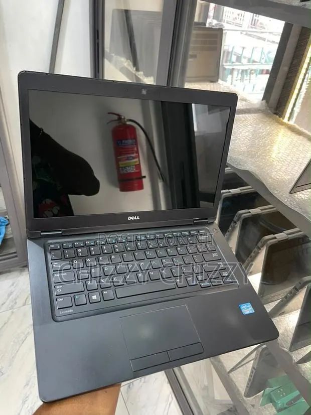 Laptop Dell Latitude 5480 4GB Intel Core i5 SSD 128GB · Photo 1