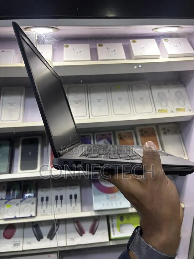Laptop HP EliteBook 1050 G1 8GB Intel Core i5 HDD 500GB · Photo 1