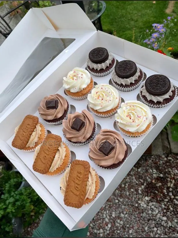 12 Pieces Cupcakes · Photo 1