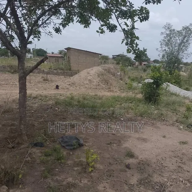One Plot for Sale at Ashalaja With Two Single Rooms for Sale · Photo 1