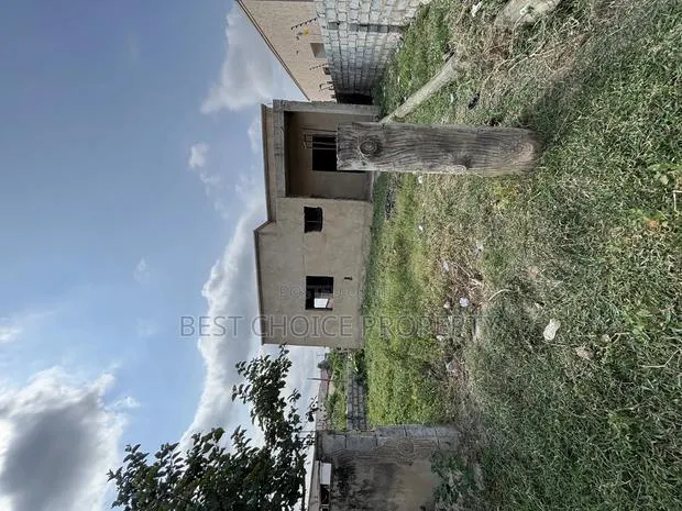 Three Bedroom’S Uncompleted House for Salle at Adenta · Photo 1