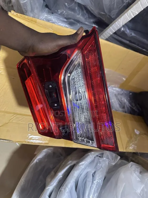 Honda Accord 2018-2019 · Photo 1