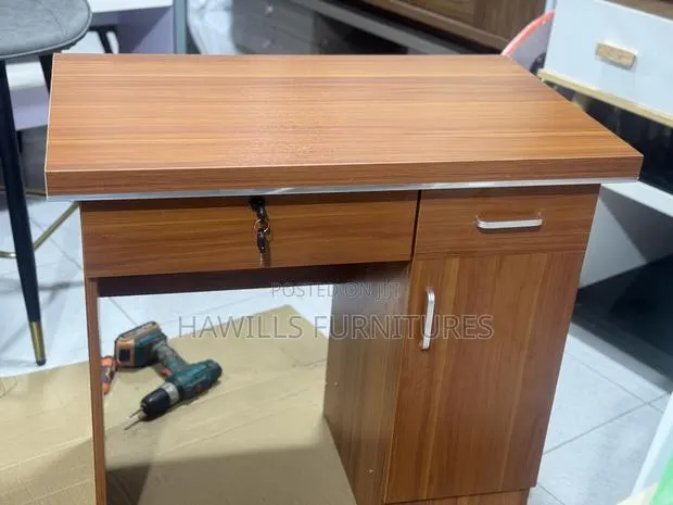 Office Desk/Table · Photo 1