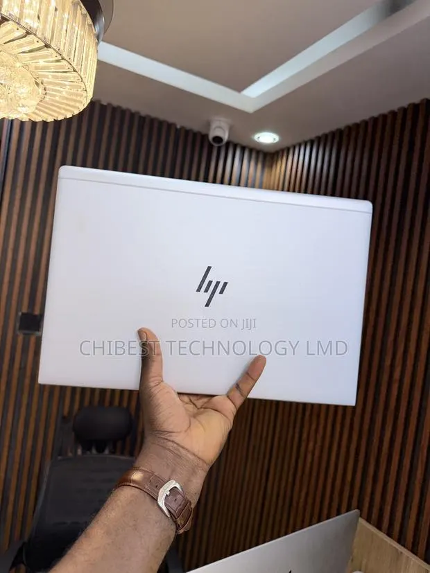Laptop HP EliteBook 755 G5 8GB AMD Ryzen 3 SSD 256GB · Photo 1