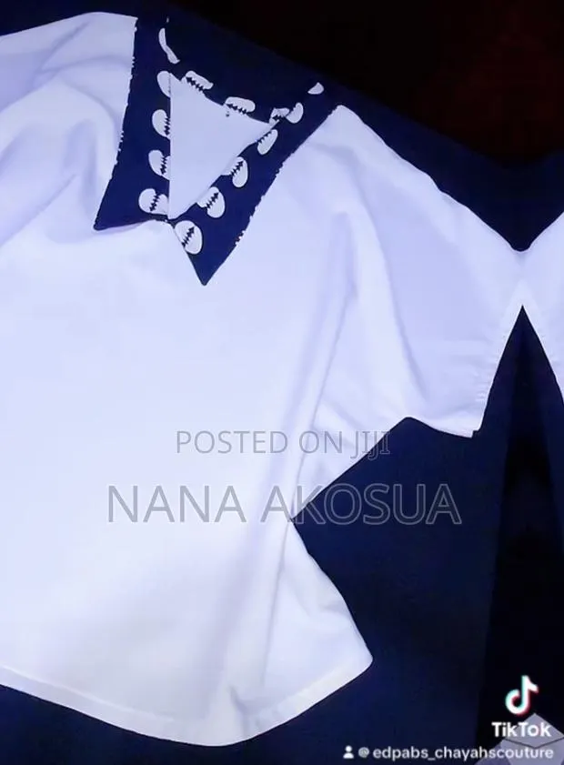 Chic Backless v-Neck White Blouse With Collar · Photo 1