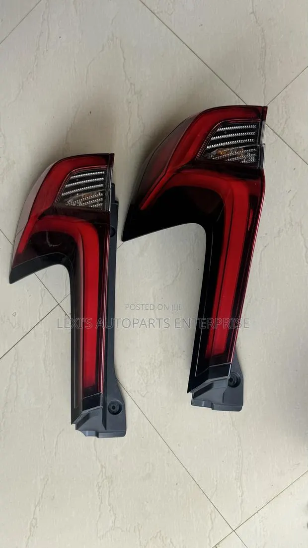 Honda CRV 2023,2024,2025 Tailgate Available · Photo 1