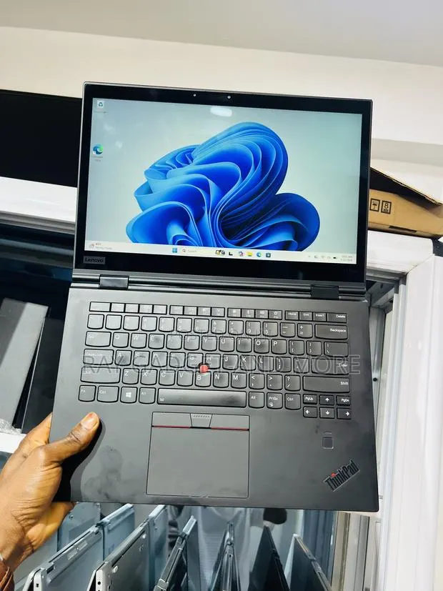 Laptop Lenovo ThinkPad X1 Yoga 16GB Intel Core i7 SSD 256GB · Photo 1
