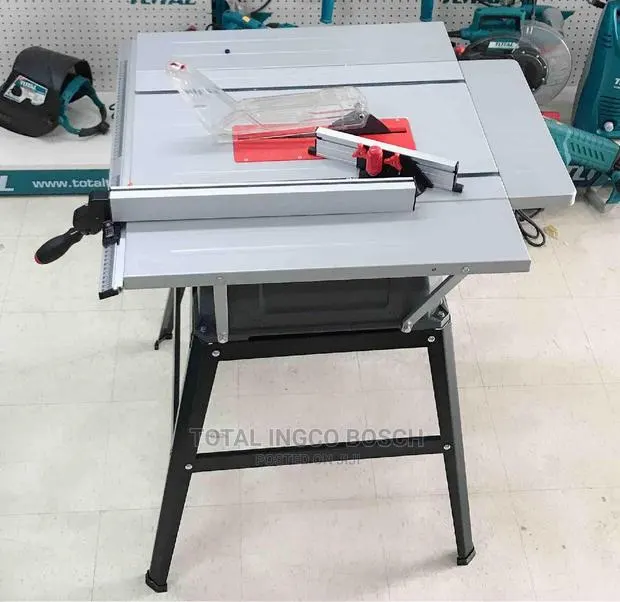 Total Table Saw 1800 · Photo 1