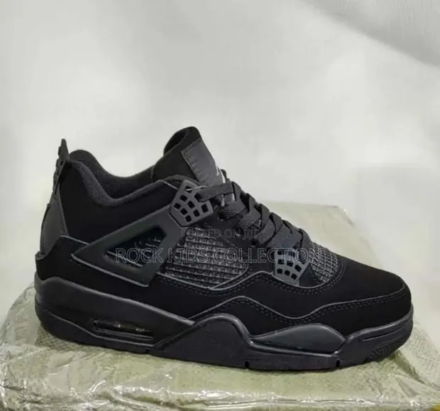 Jordan Black Sneaker · Photo 1