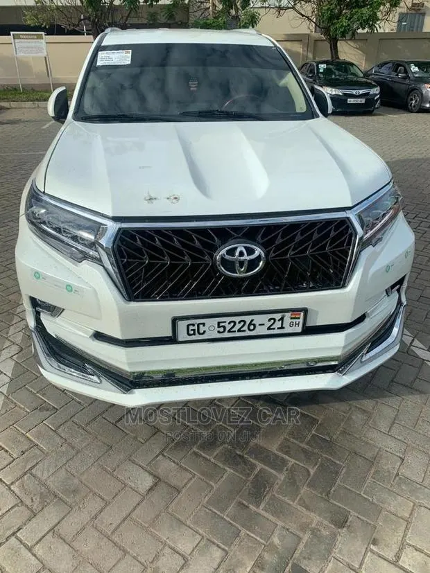 Car Rentals Rent a Land-Cruisers Prado in Ghana for Weddings · Photo 1