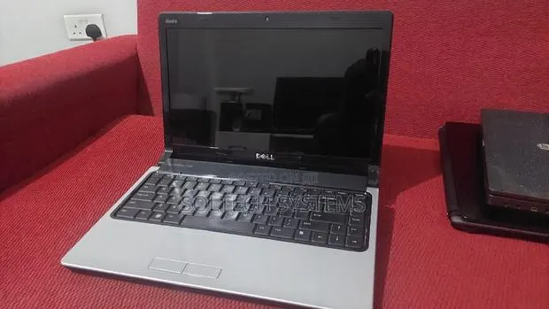 Laptop Dell Adamo XPS 6GB Intel Core i7 HDD 500GB · Photo 1