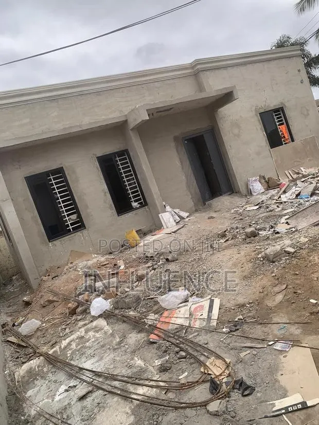 3bdrm House in Palace Mall Area, Spintex for sale · Photo 1