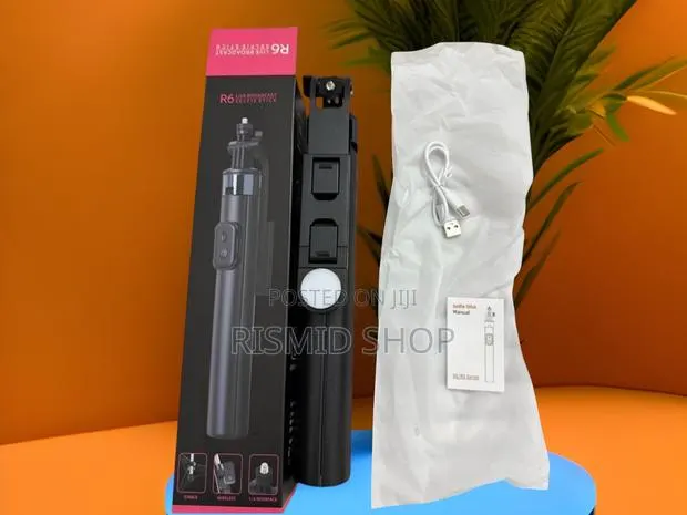 R6 Hands-Free Wireless Selfie Stick & Tripod · Photo 1