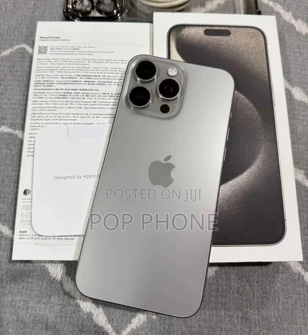 Apple iPhone 15 Pro Max 256 GB Silver · Photo 1