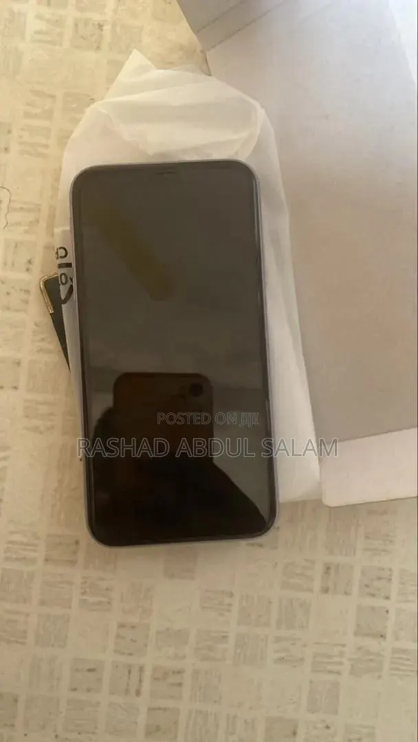 iPhone 11 128g · Photo 1