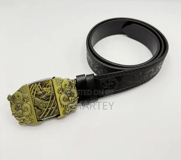 Gold Bold Embossed Buckle Men’S Leather Belt · Photo 1