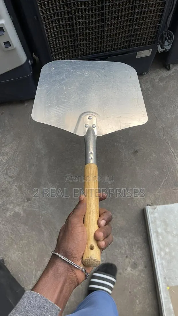 Aluminum Pizza Peel · Photo 1