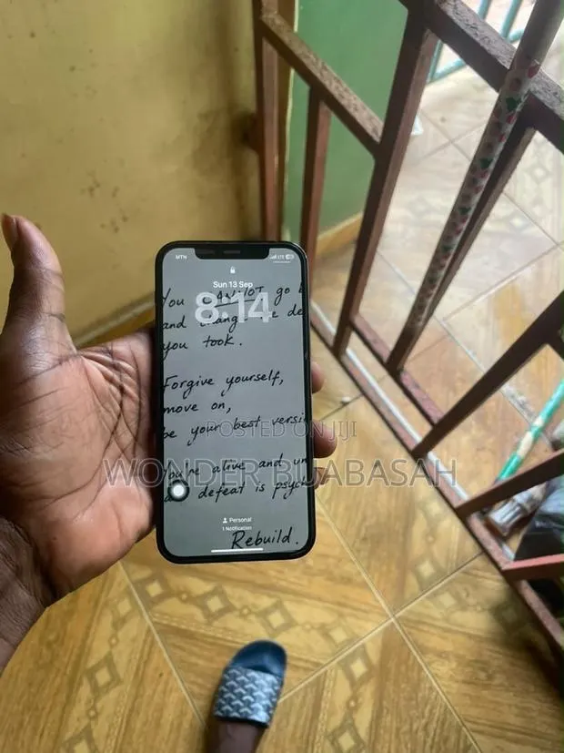 Apple iPhone 12 Pro 128 GB Blue · Photo 1