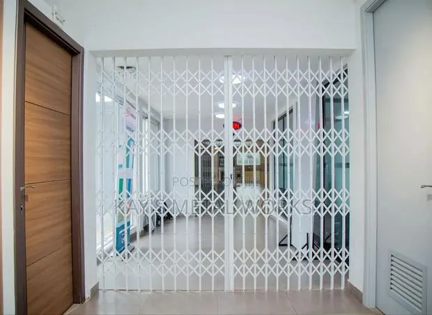 Collapsible Sliding Door · Photo 1