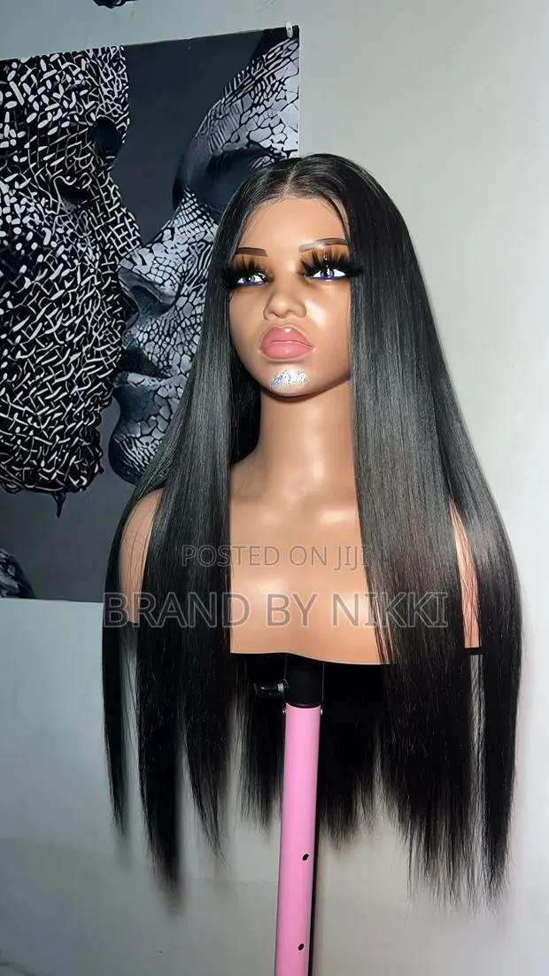 Black Silky Straight Wig · Photo 1