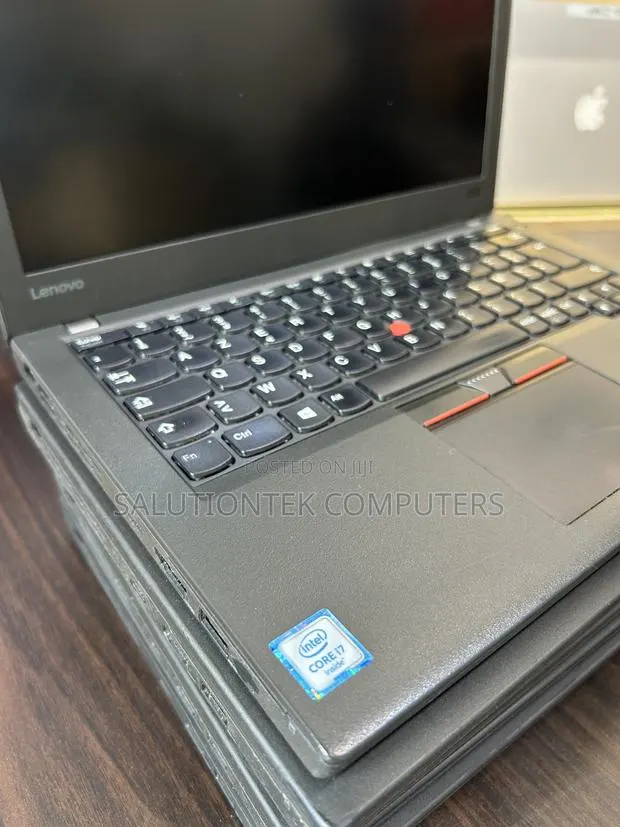 Laptop Lenovo ThinkPad X270 8GB Intel Core i5 SSD 128GB · Photo 1
