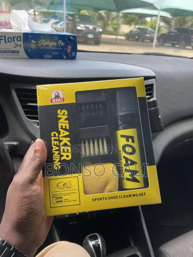 Sneaker Cleaning Set · Photo 1