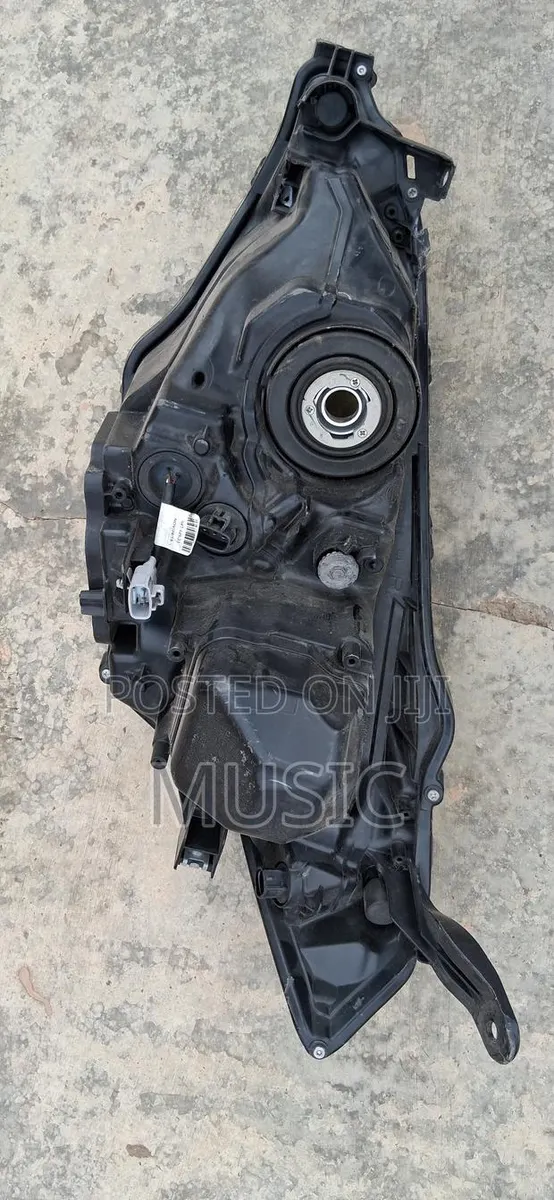 2016 Toyota Corolla Headlight · Photo 1