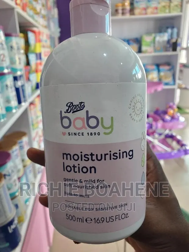 Boots Baby Moisturising Lotion · Photo 1