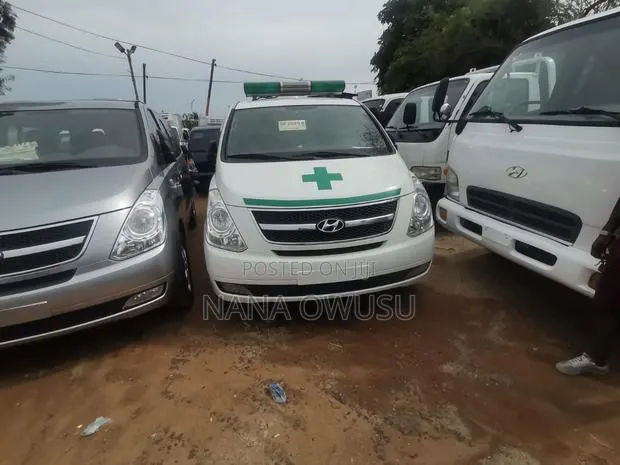 Hyundai Starex 2014 White · Photo 1