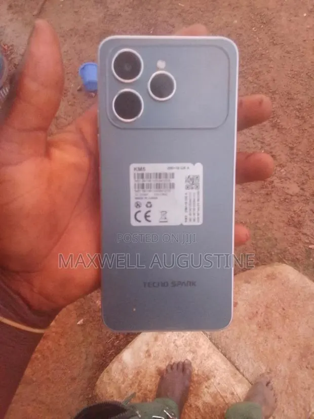 Tecno Spark 40 128 GB Silver · Photo 1