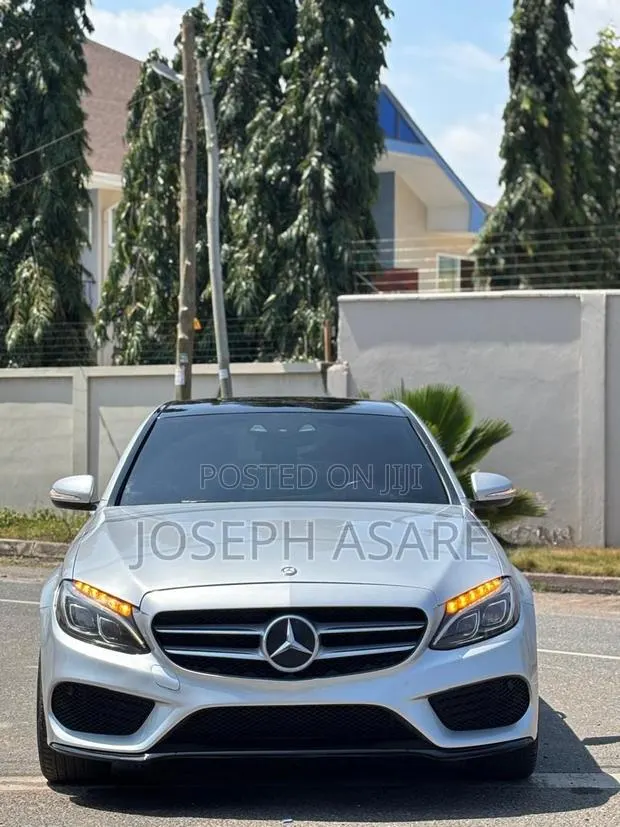 Mercedes-Benz C300 2017 · Photo 1
