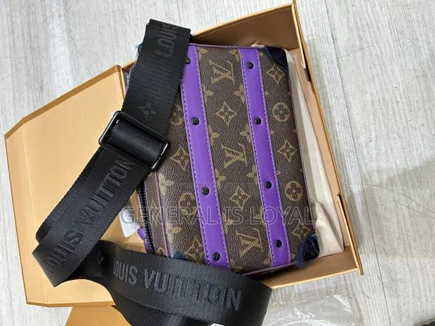 Louis Vuitton Side Bag · Photo 1
