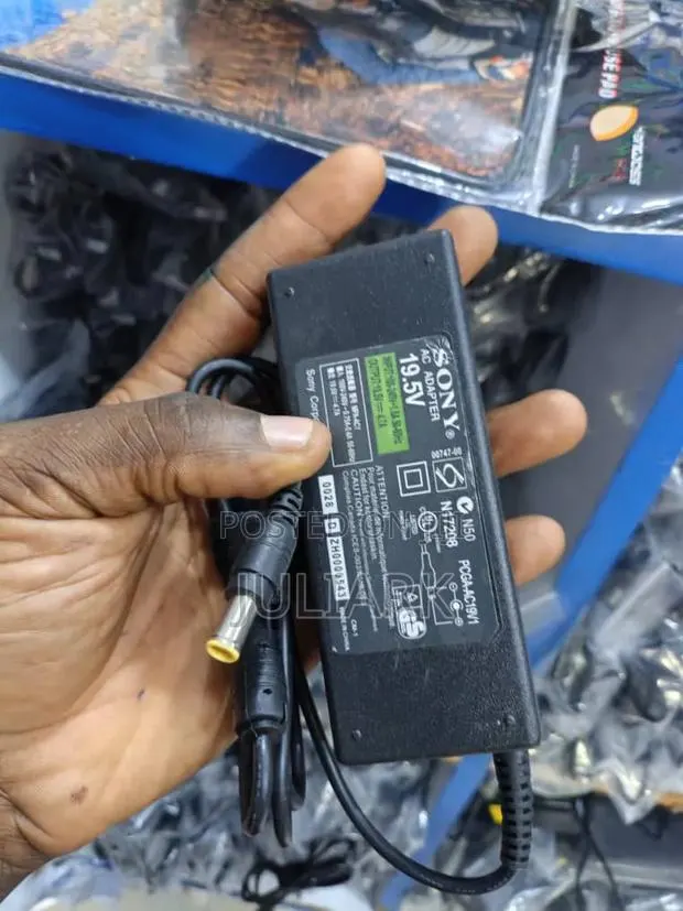 Sony 19.5v Laptop Charger · Photo 1