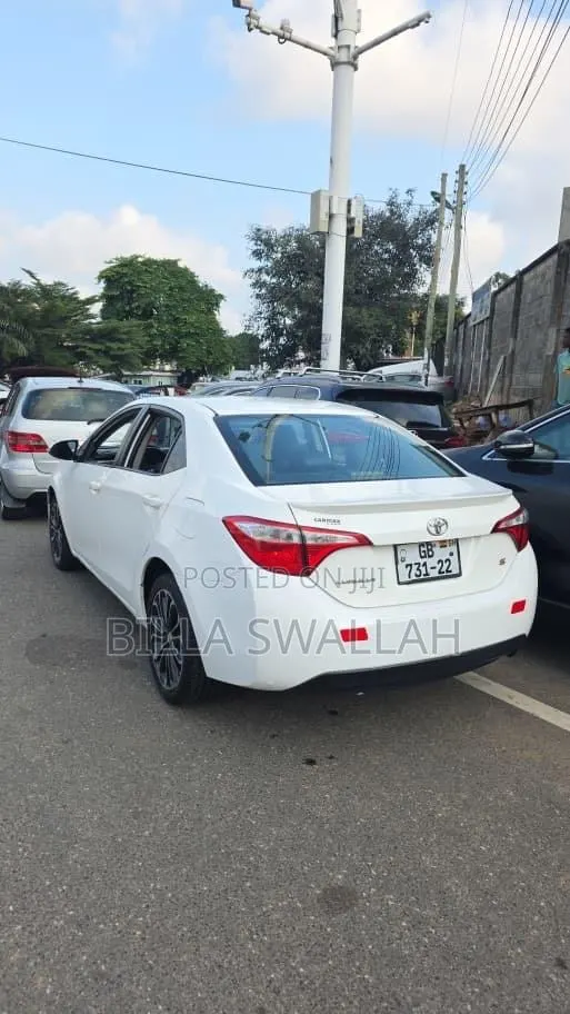 Toyota Corolla S 4dr Sedan (1.8L 4cyl CVT) 2016 White · Photo 1