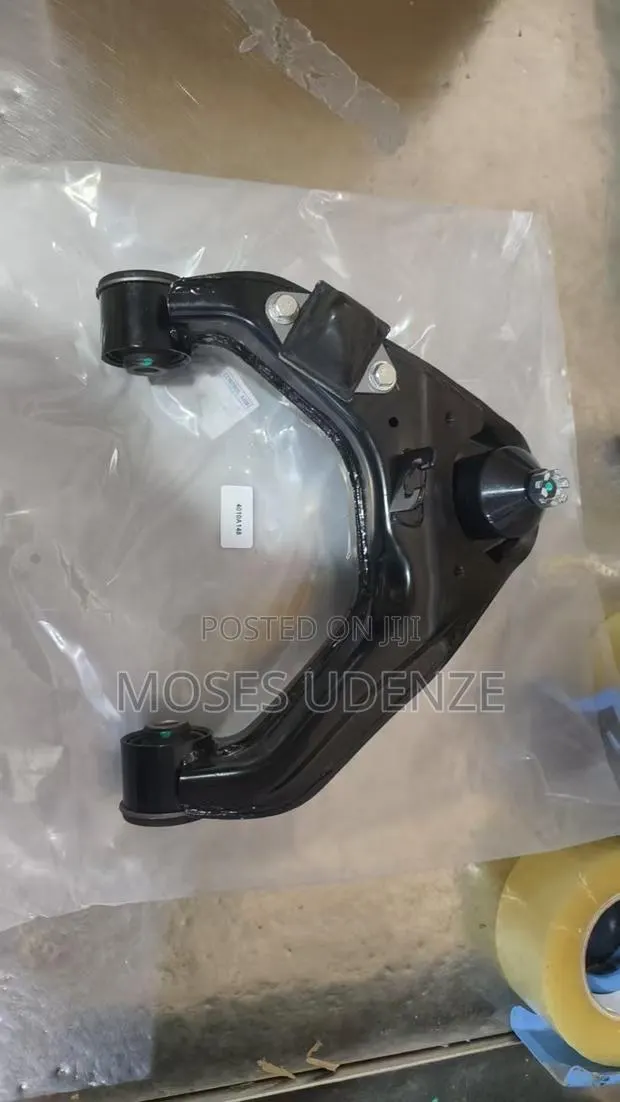 Mitsubishi Pajaro 2013,14,15,16, Front Upper Arms · Photo 1